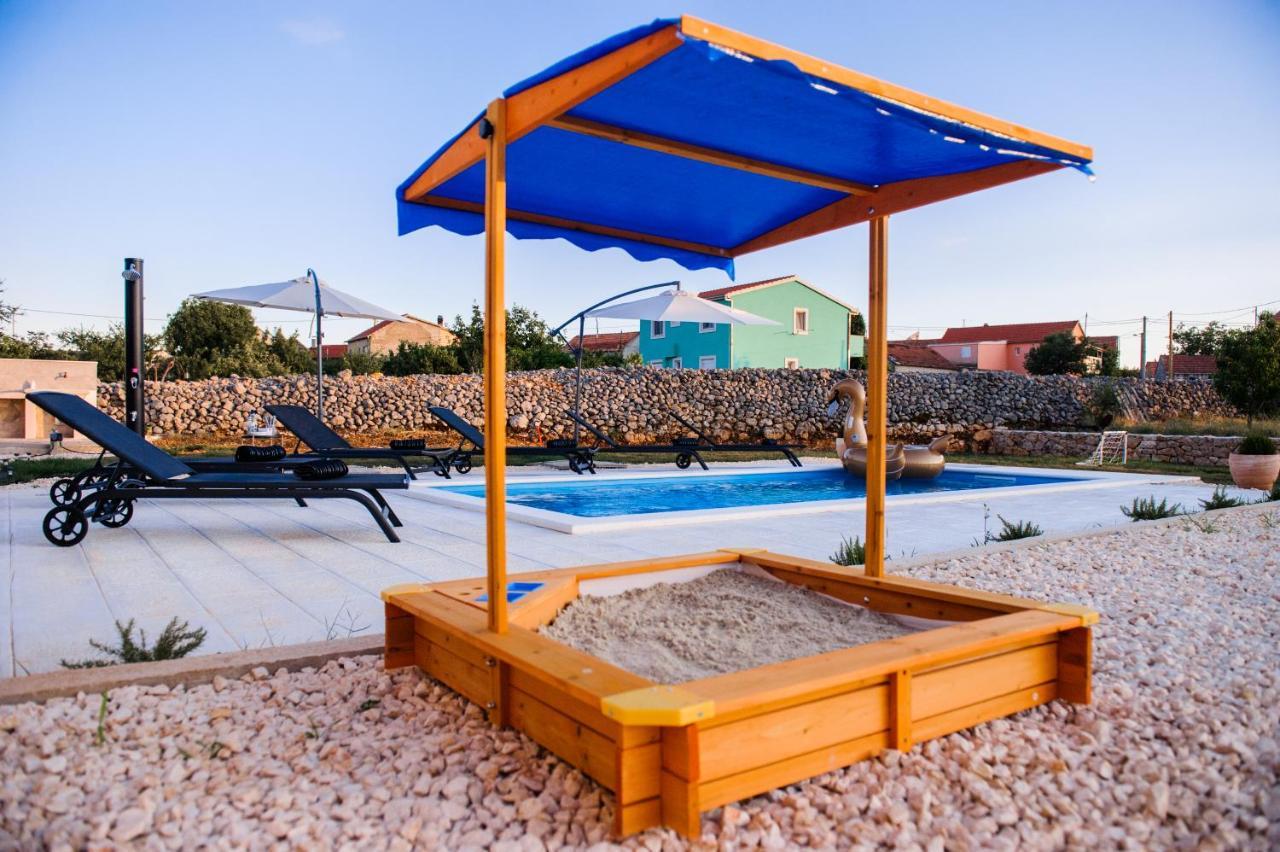 Family Dream House Ruzic